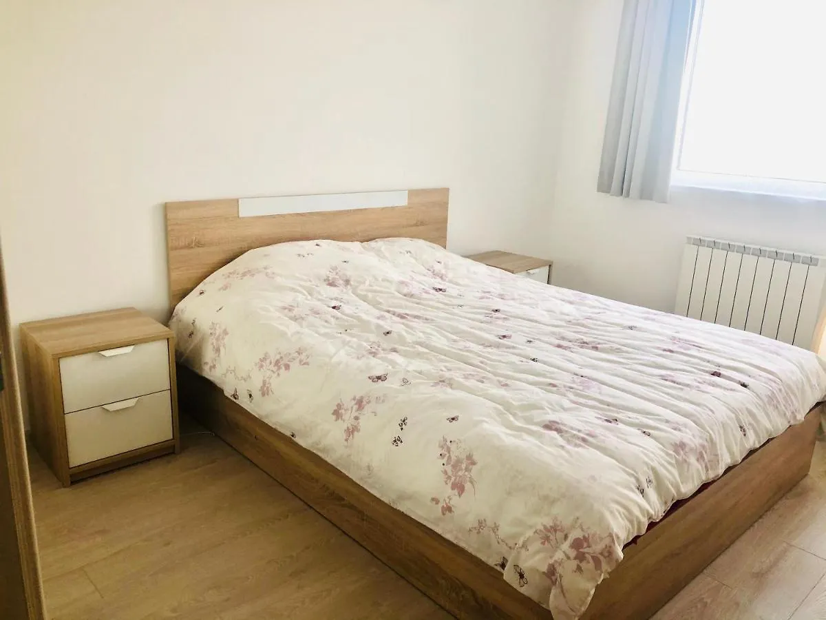 Apartment Tintyava Garden ソフィア