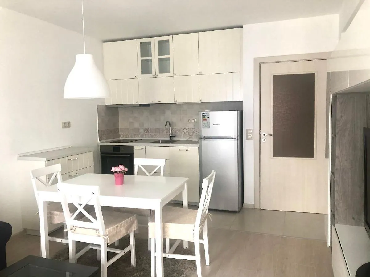 Apartment Tintyava Garden Sofía